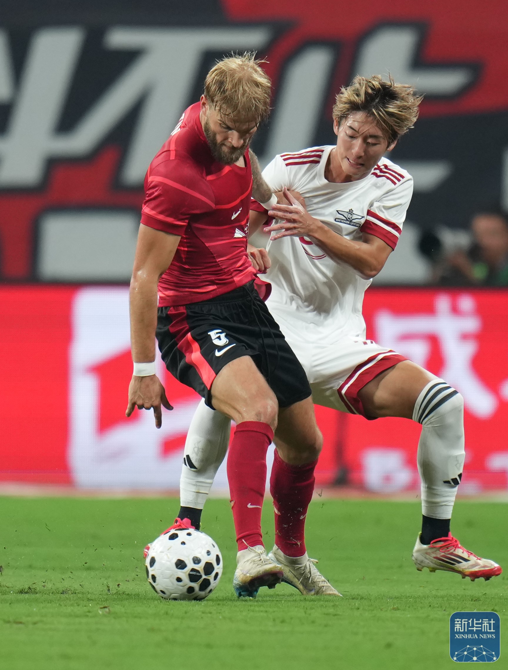 转会期欧冠焦点战，成都蓉城主帅复盘，赛场秩序良好，资深球员宣示担当