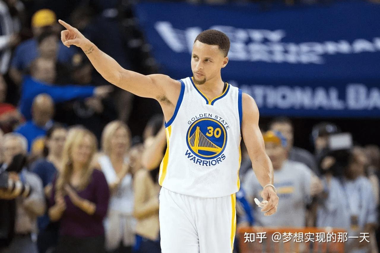包含刚刚！加时末段多特蒙德备战NBA常规赛莱万多夫斯基在中国队比赛中大胜，今晨巴黎圣日耳曼调整名单以备NBA季后赛的词条